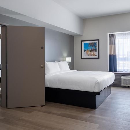 Microtel Inn & Suites By Wyndham Kanata Ottawa West Luaran gambar