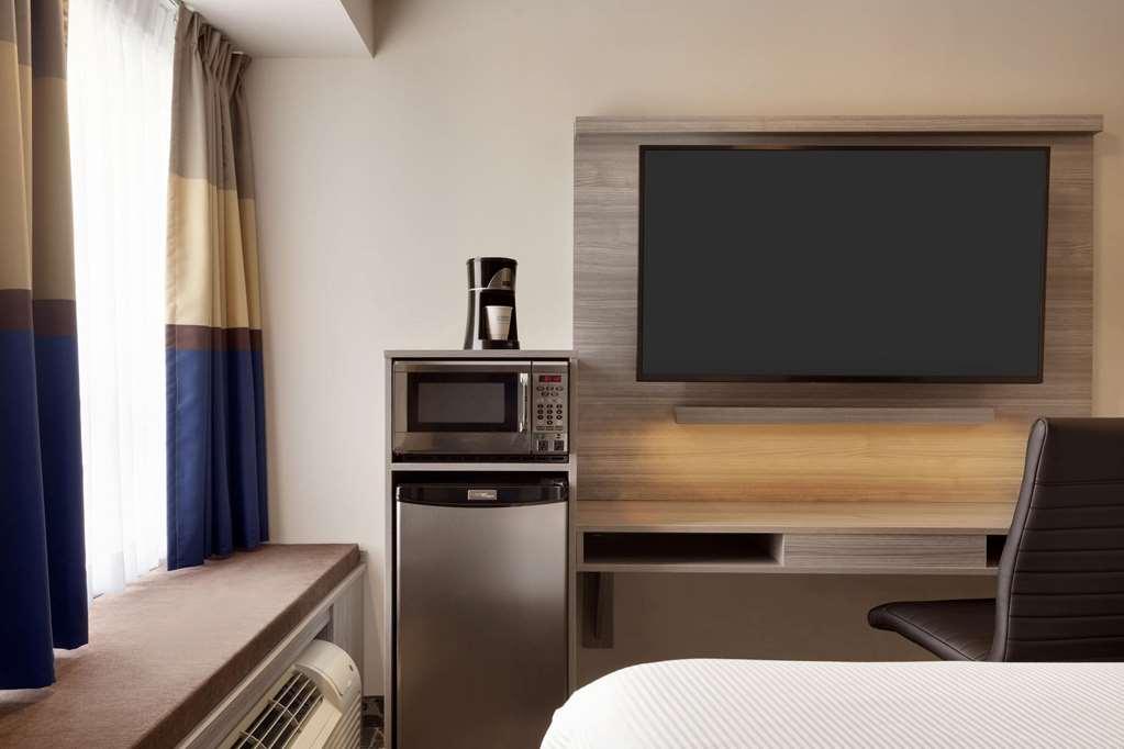 Microtel Inn & Suites By Wyndham Kanata Ottawa West Bilik gambar