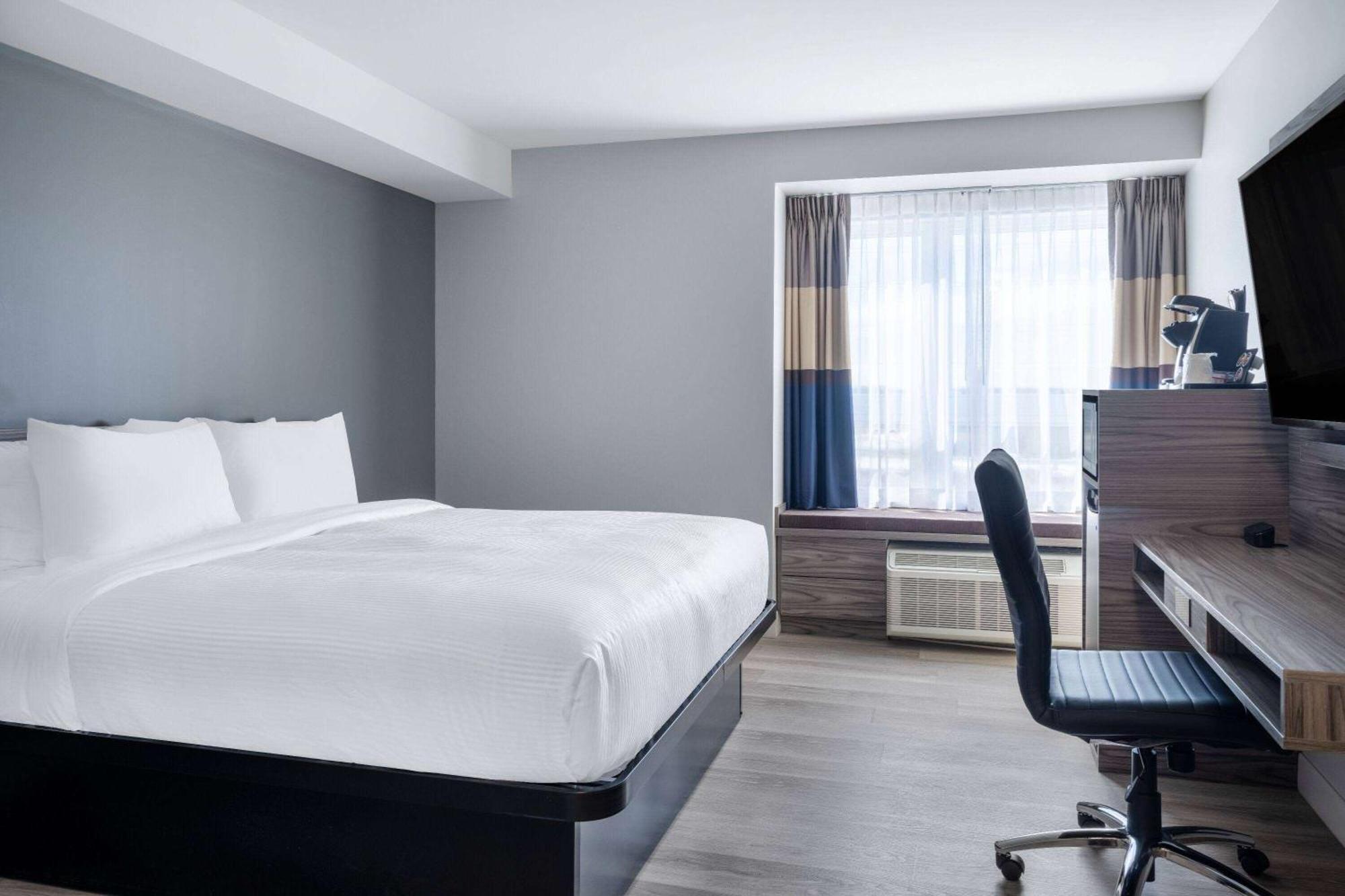 Microtel Inn & Suites By Wyndham Kanata Ottawa West Luaran gambar