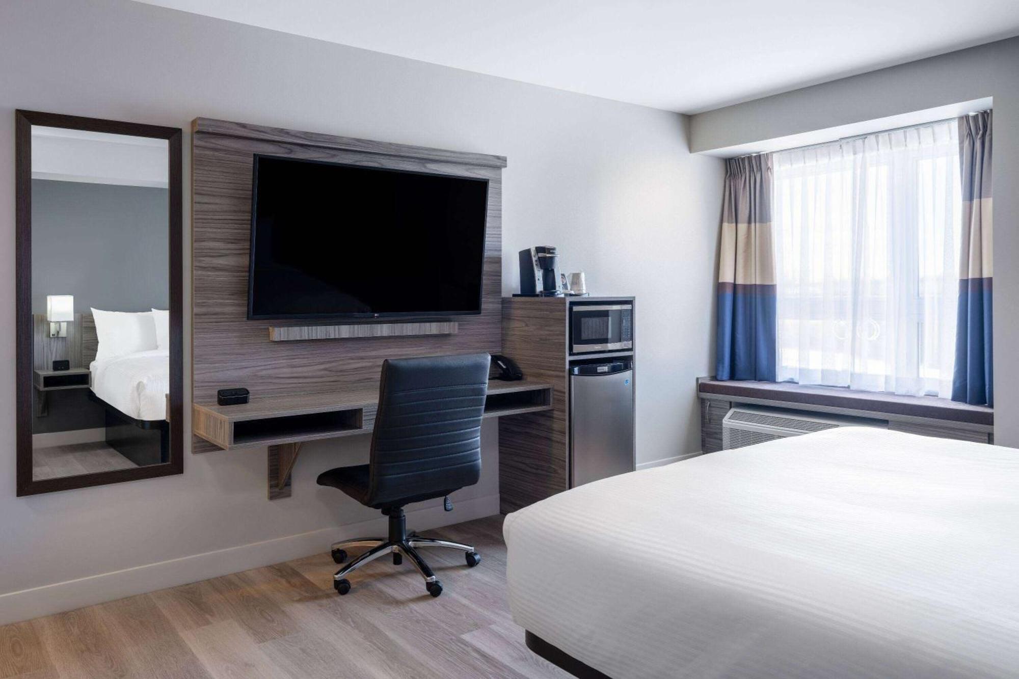 Microtel Inn & Suites By Wyndham Kanata Ottawa West Luaran gambar