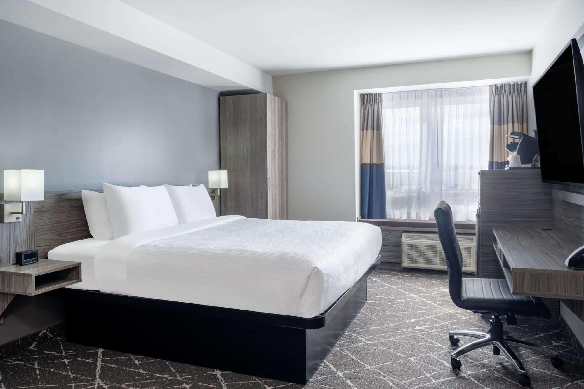 Microtel Inn & Suites By Wyndham Kanata Ottawa West Luaran gambar